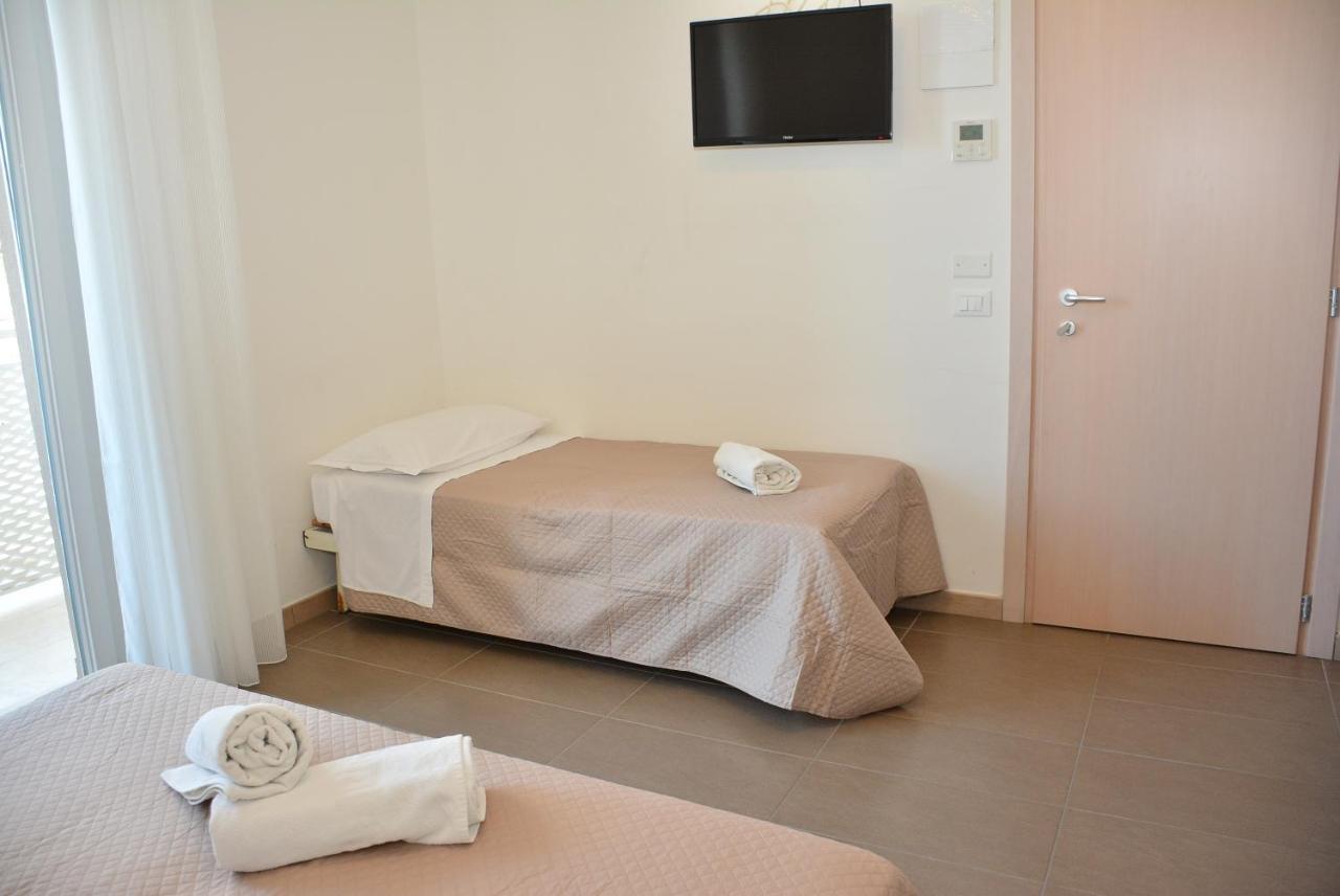 Hotel Marisa Riccione Exterior photo