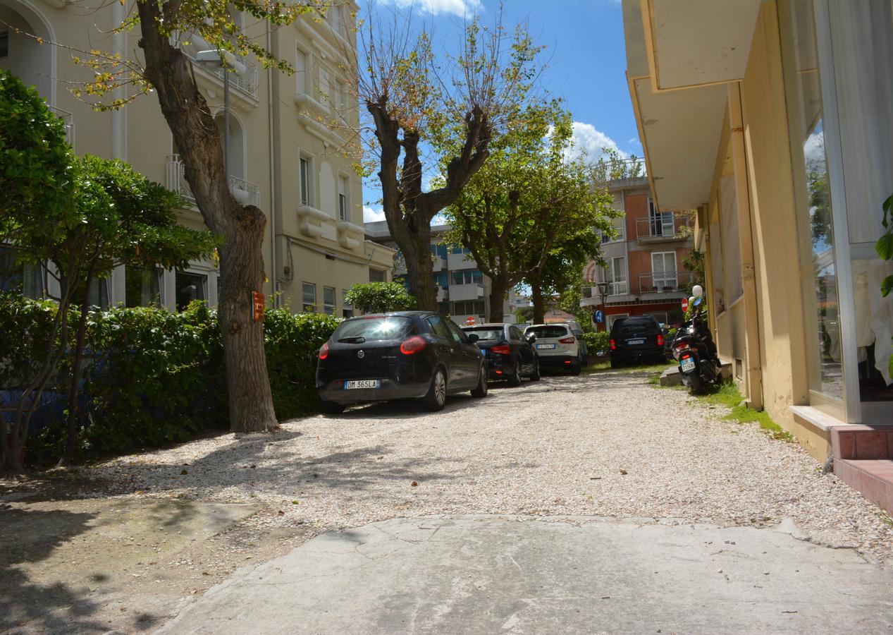 Hotel Marisa Riccione Exterior photo